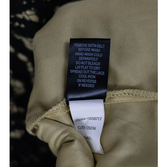 Torrid Size 16 Dress Cocktail Lace Overlay Gold Lining Black - Picture 9 of 9